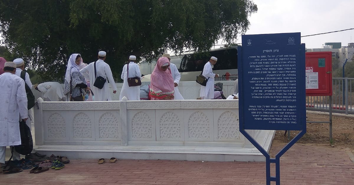 القبر القديم للإمام الحسين بن علي (الرأس)