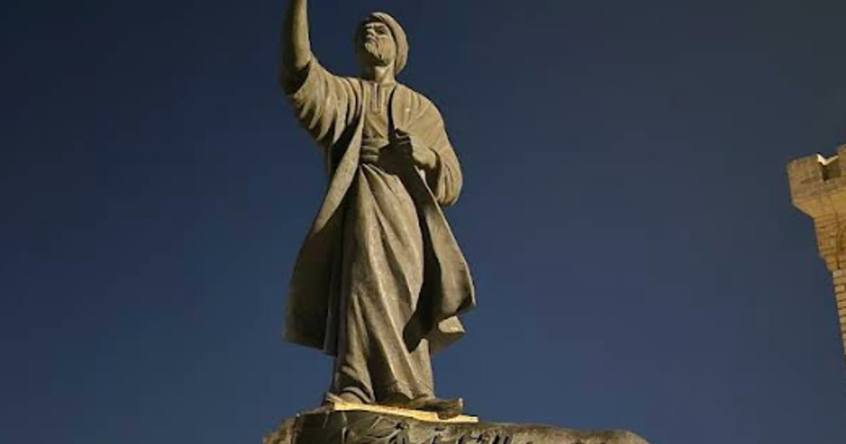 تمثال المتنبي